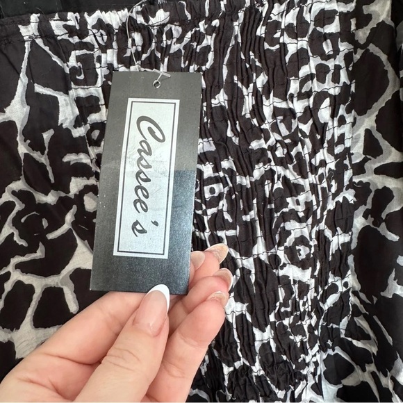 Stylish Black and White Leopard Print Dress - Picture 6 of 11